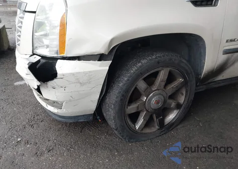 2011 Cadillac Escalade Premium from USA, damaged, VIN 1GYS3CEF0BR130853